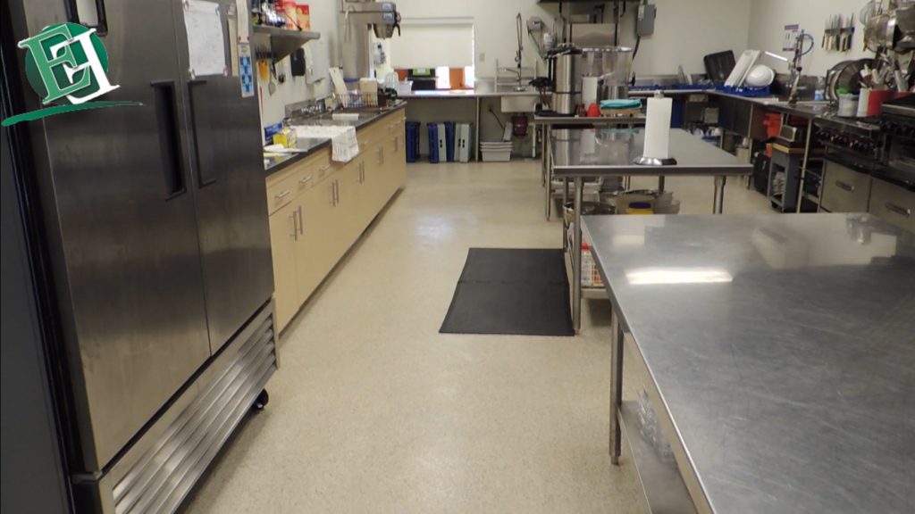 Review Of An Everlast Epoxy Floor That They Installed Themselves – 5 Years Later