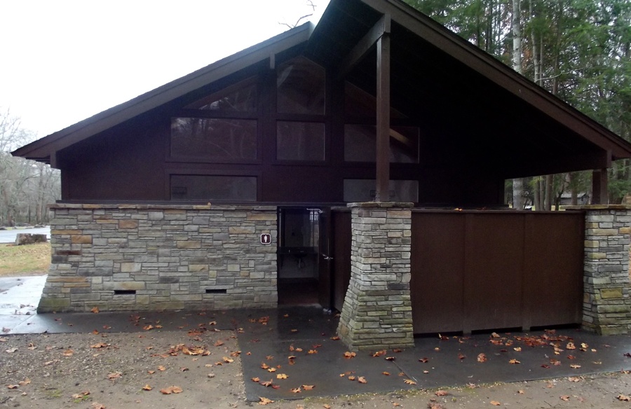 public-mens-restroom-epoxy-flooring (1)